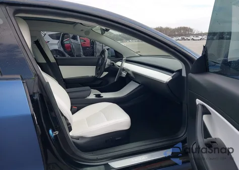 2018 Tesla Model 3 Long Range/Performance из США, поврежденный, VIN 5YJ3E1EB9JF134958